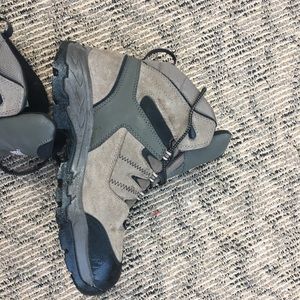 Mens 10.5 waterproof steel toed Red Wing boots. Like new barely worn.